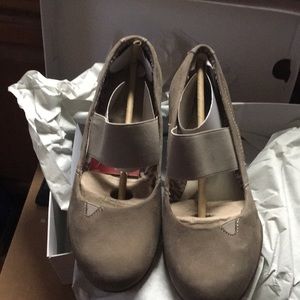 Selling because am not wearing them and be nice to have little extra money